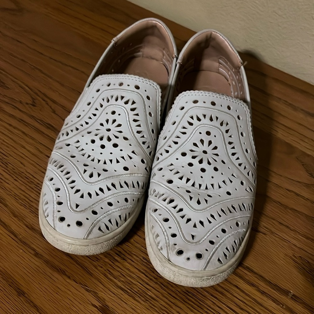 Ugg white flats - absolutely adorable details